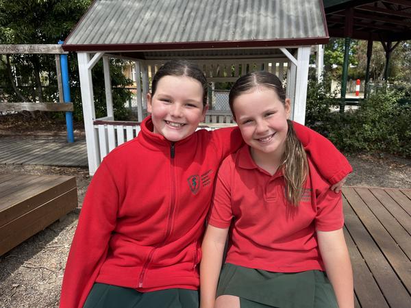 Student Interview - Harriet and Ell Banner Photo