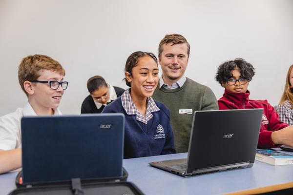 Year 7 Netbook Program Banner Photo