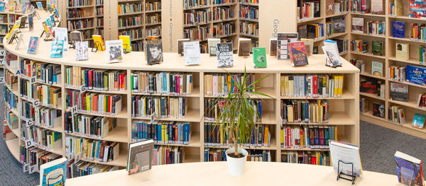 Book Talk/O knihách Banner Photo