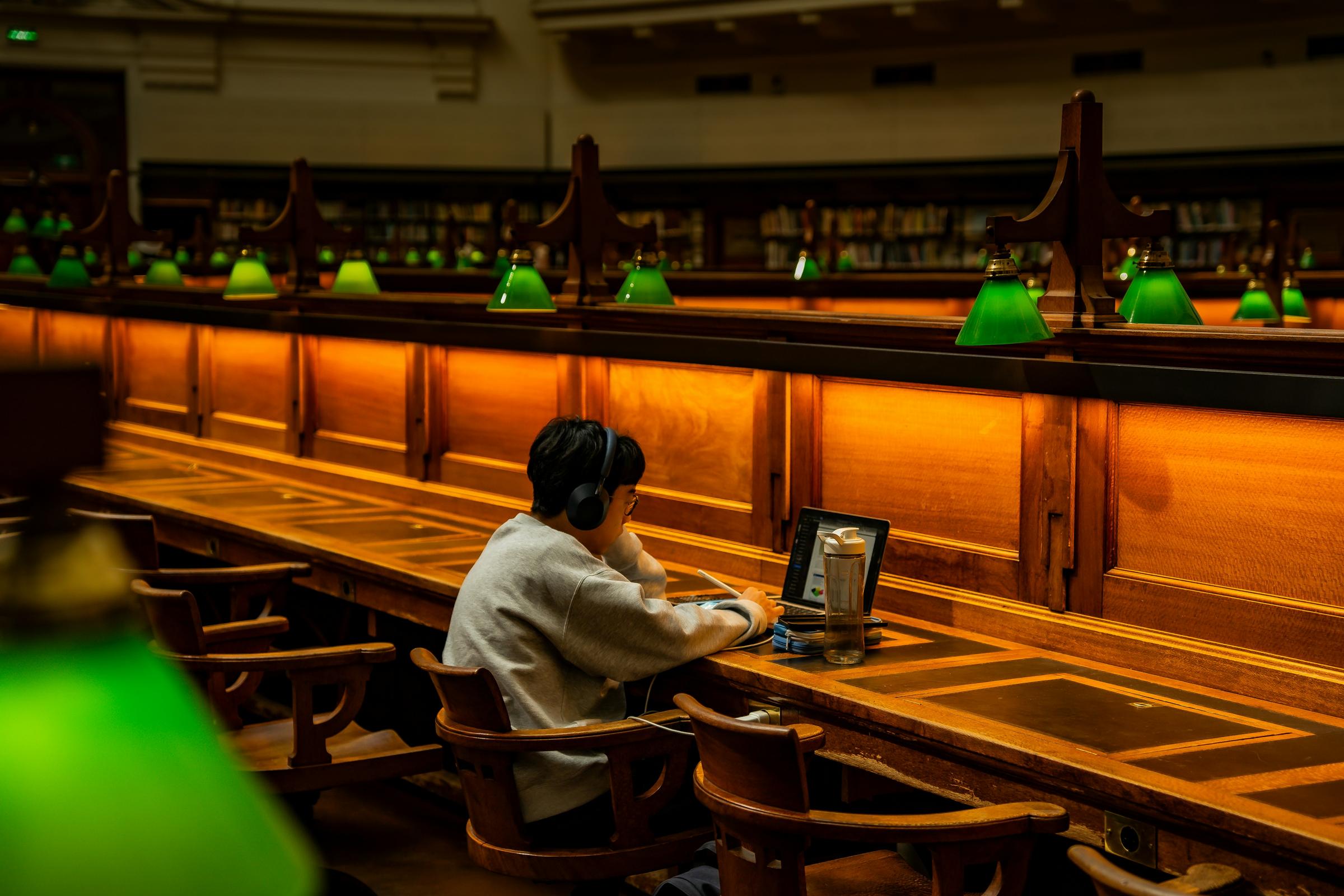 Updated Courses - La Trobe Banner Photo