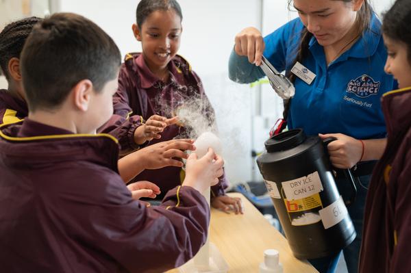 Y3: Mad About Science Incursion Banner Photo