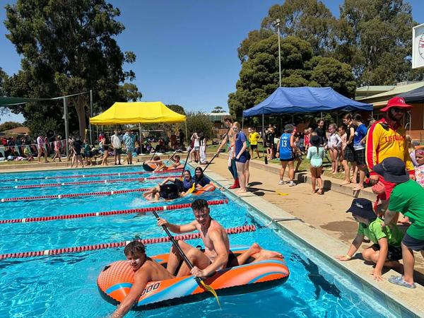 Year 3 - 12 Swimming Carnival Banner Photo
