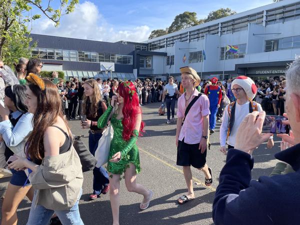 Farewell Year 12 Banner Photo