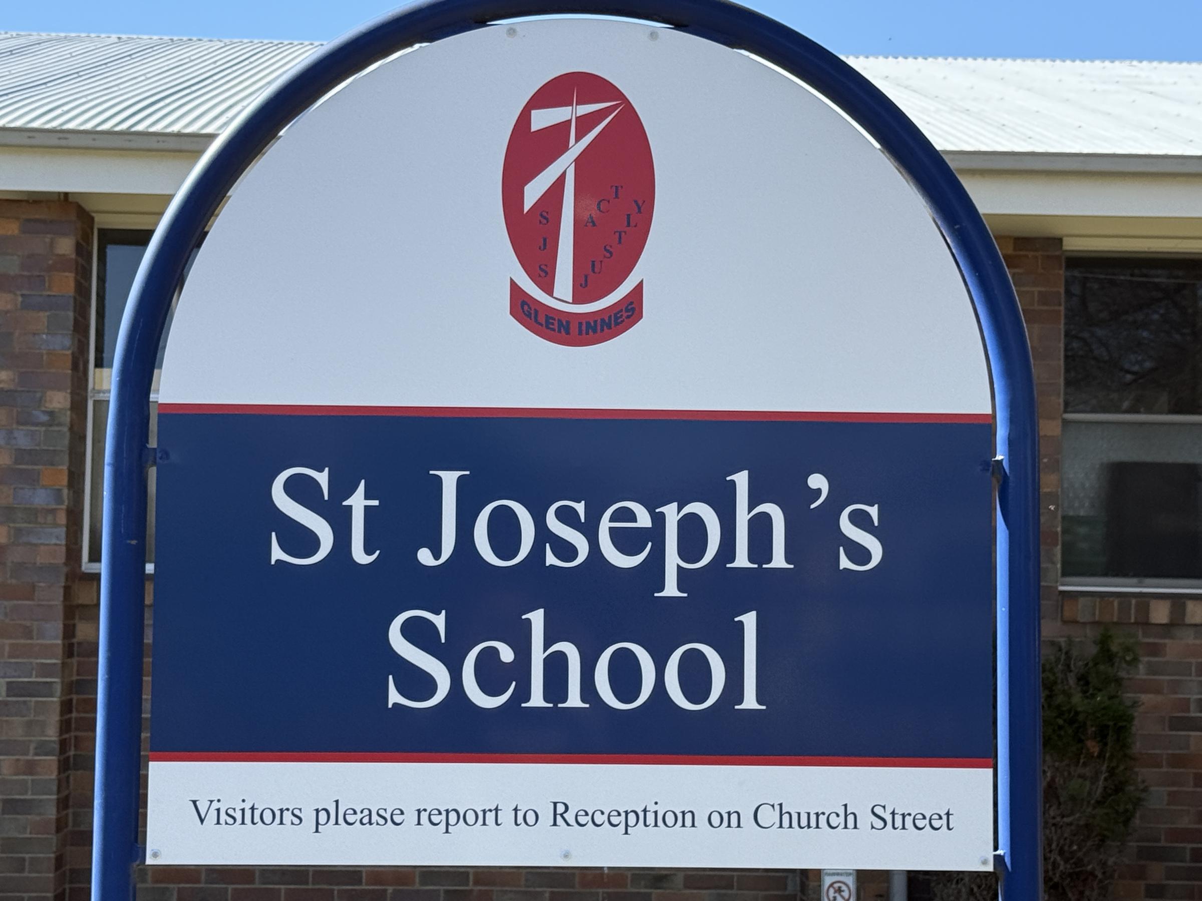 New School Signs Banner Photo