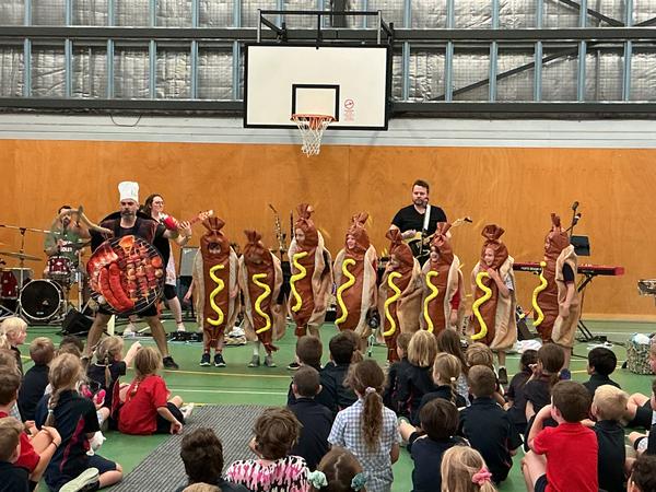 Round the classes   Banner Photo